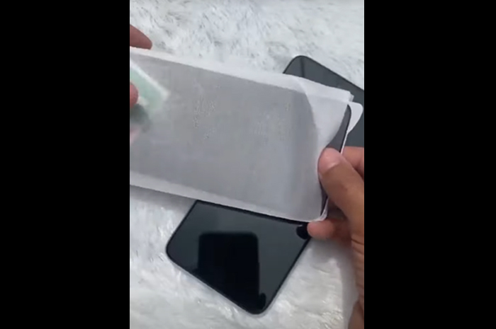 Cara Memasang Tempered Glass